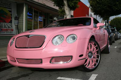 粉色宾利欧陆GT。