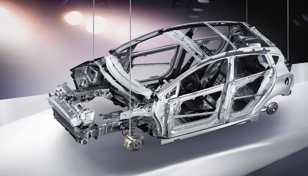 车身结构：超过50%的车身结构由超高强度钢材制成