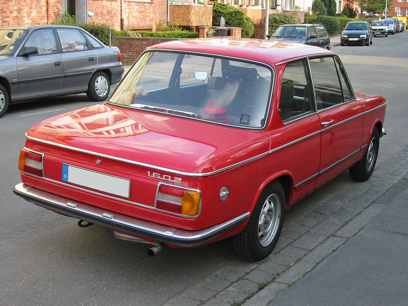 BMW 02系列，就是今天的3系的前身。现在，3系仍然是宝马最看重的车系。