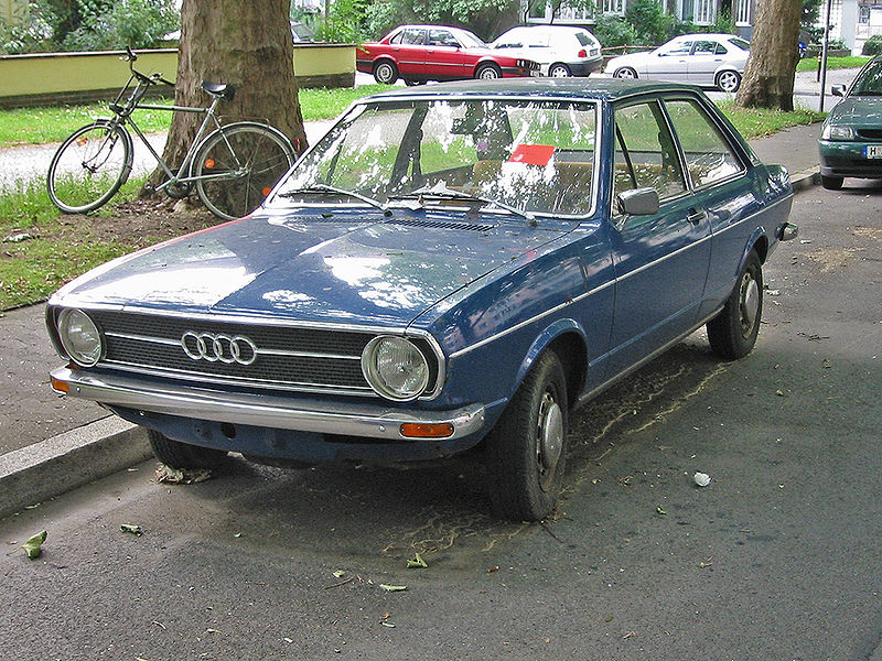 72-78年间生产的B1，和大众Passat共用底盘，命名为Audi 80，出口美国命名为Audi Fox,配置1.3-1.5四缸发动机。