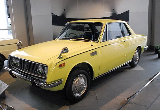 1966年代第三代Corona，也是最早出口美国的车型。