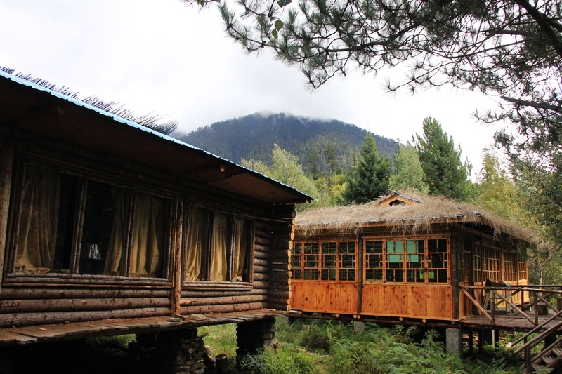 珞巴族部落木屋结构